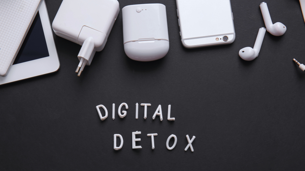 6 Benefits of a Digital Detox Weekend for Improved Well-being and Focus 6 Benefits of a Digital Detox Weekend for Improved Well-being and Focus